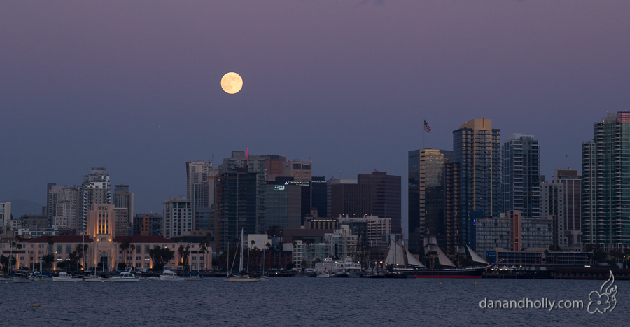 POTW: Moonrise Over San Diego